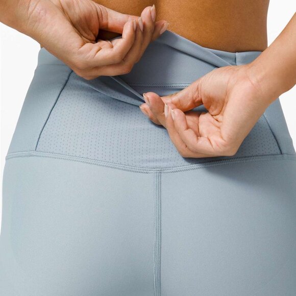Lululemon zoned in tight with envelope pockets 27" - Picture 4 of 11